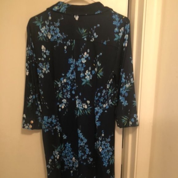 NWT T Tahari Floral Dress  Retails for 120.00 - Picture 4 of 5